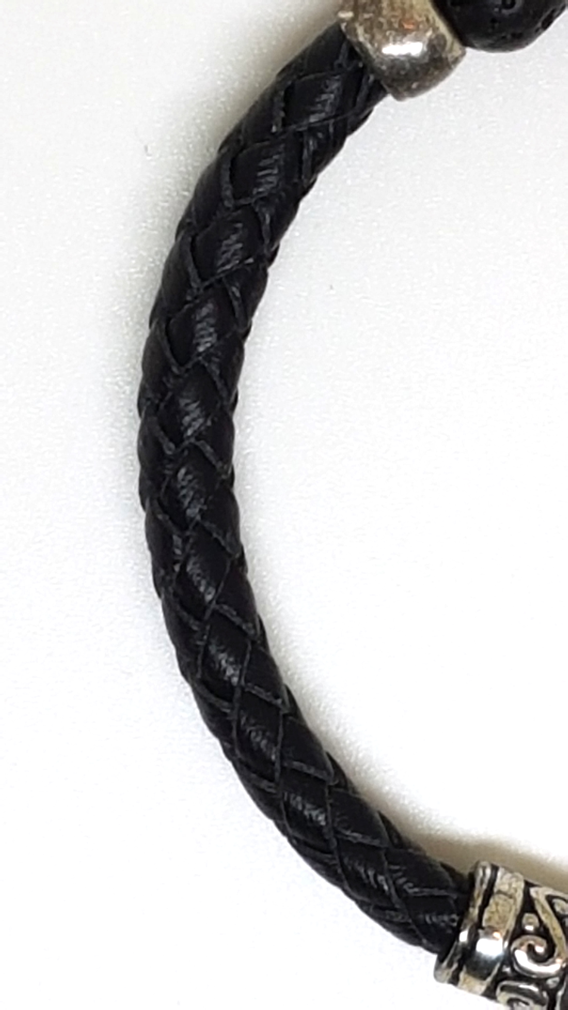 Armband aus echt Leder mit echten Lava Steinen von Lanzarote (Handarbeit)