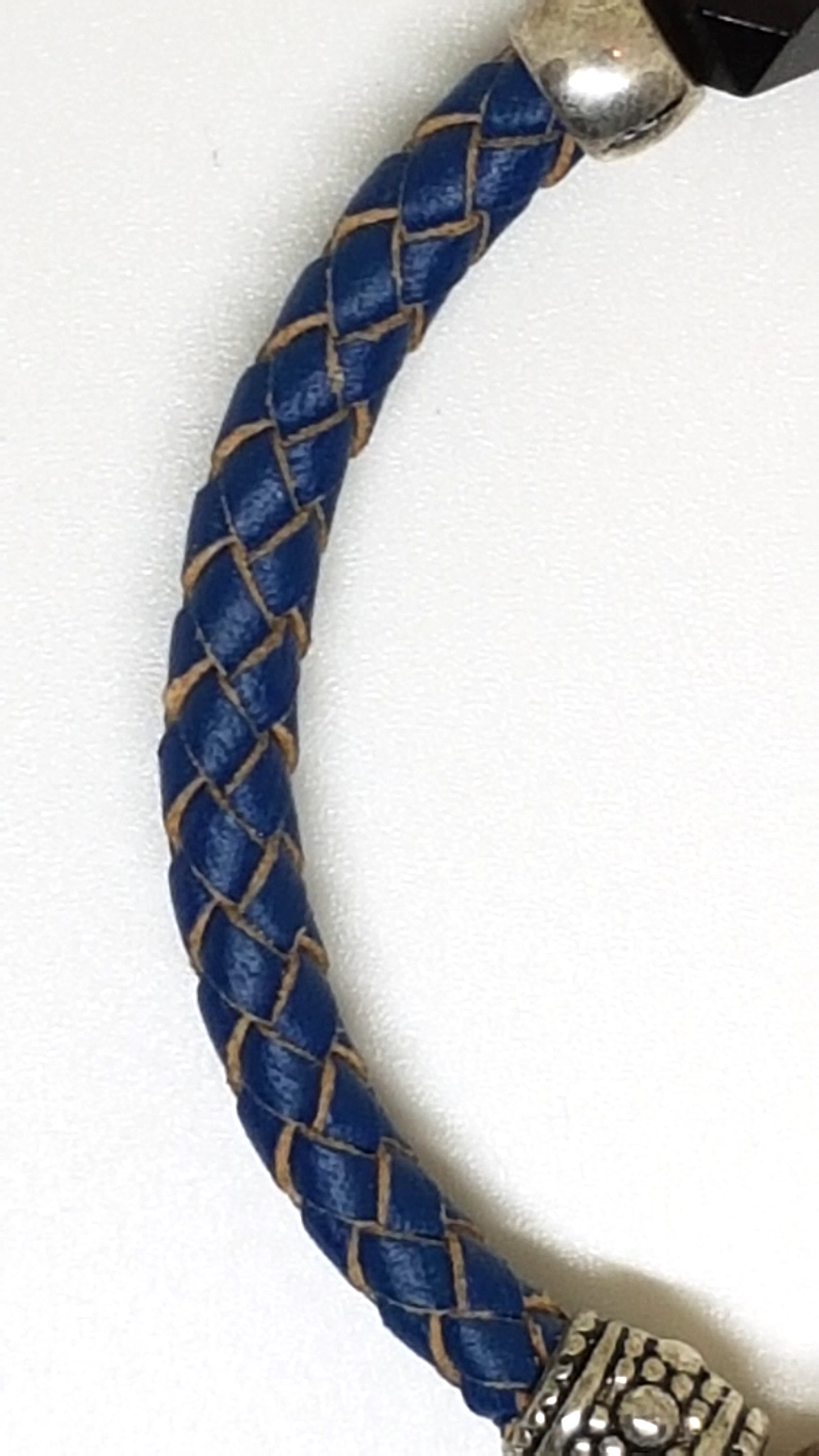 Armband aus echt Leder mit echten Onyx Steinen von Lanzarote (Handarbeit)