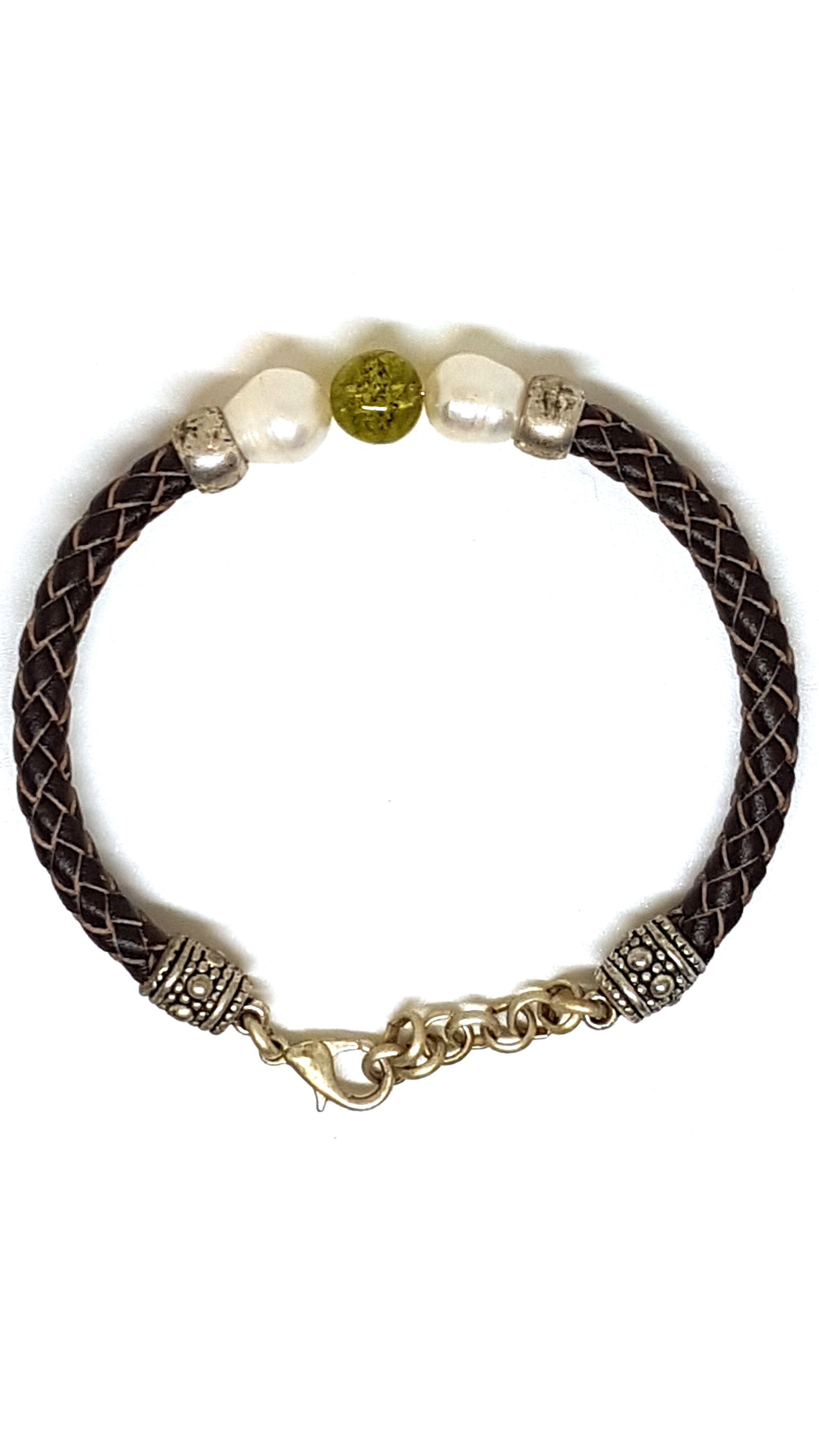 Armband aus echt Leder mit echten Olivin Steinen und Süßwasserperlen von Lanzarote (Handarbeit)