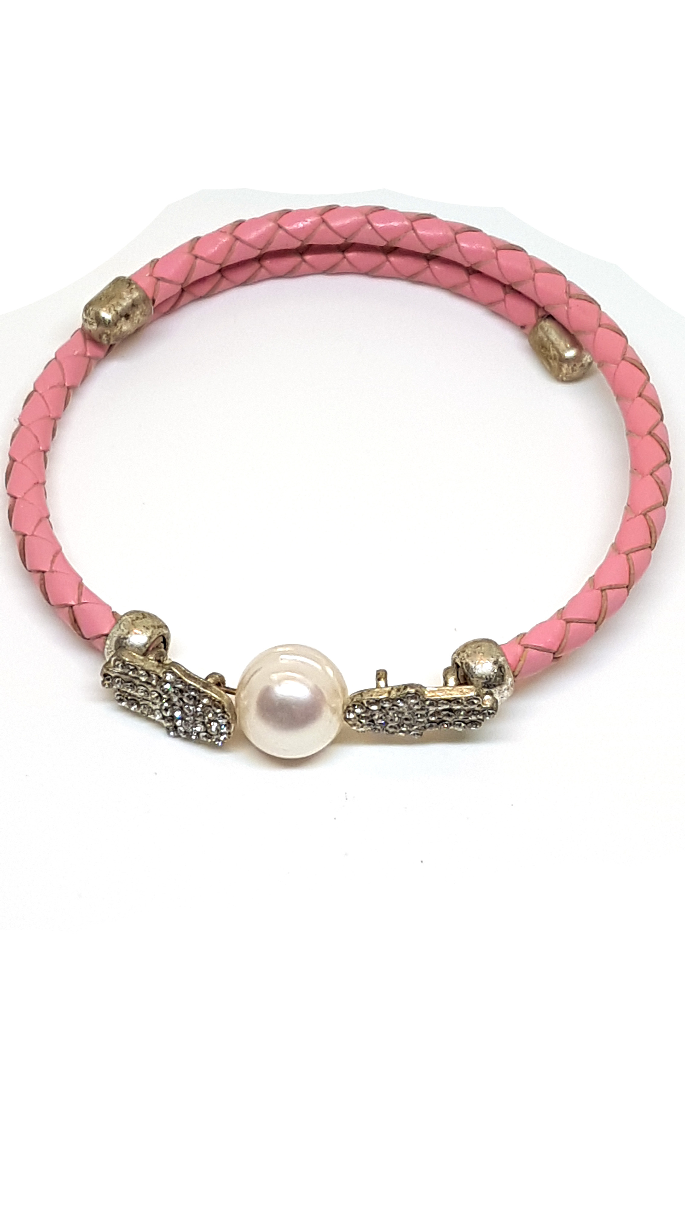 Armband aus echt Leder mit echten Süßwasserperle und Zirkonia Steinen in Form von der Fatimas Hand von Lanzarote (Handarbeit) 