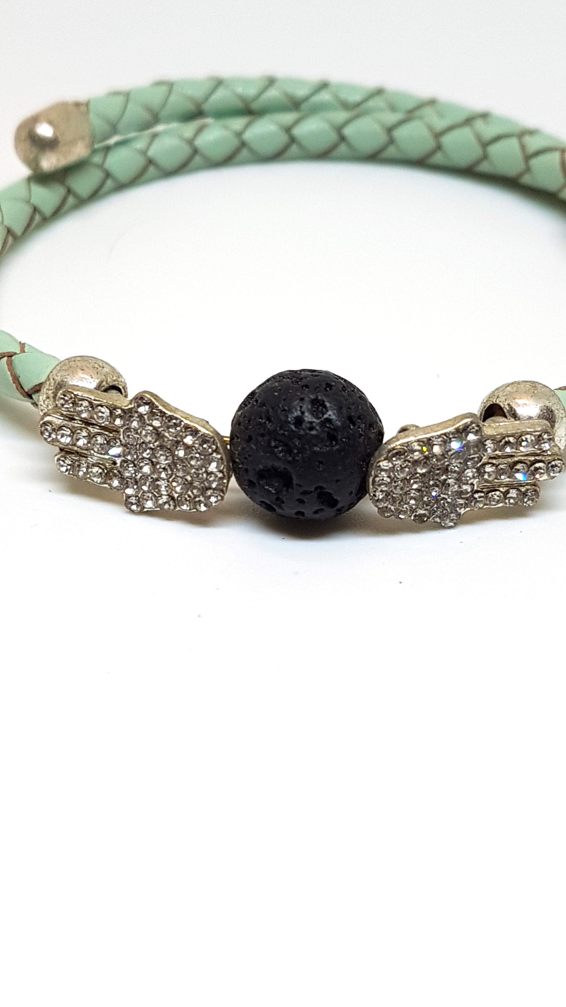 Armband aus echt Leder mit echten Lavastein und Zirkonia Steinen in Form von der Fatimas Hand von Lanzarote (Handarbeit)