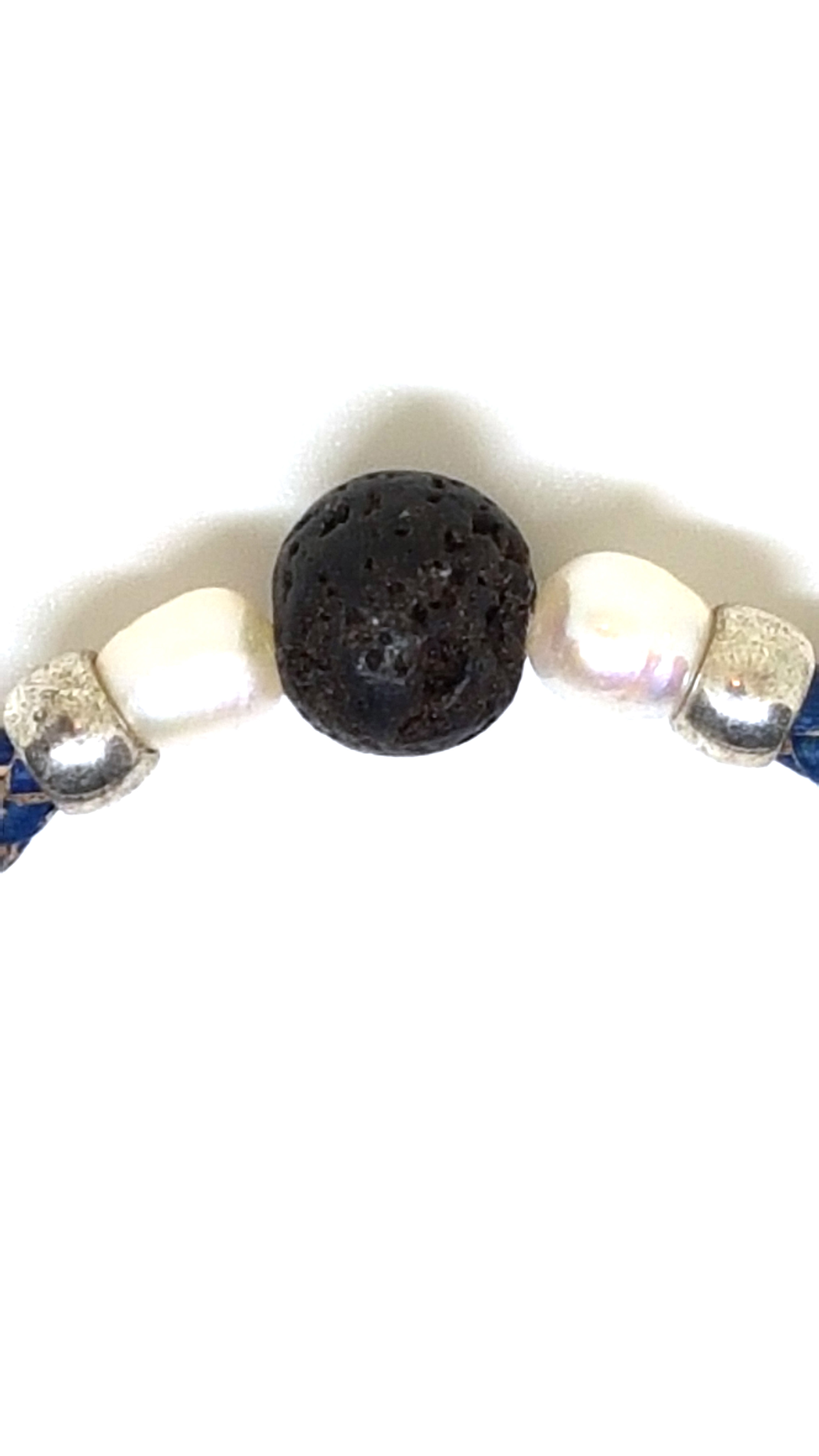 Armband aus echt Leder mit echten Lava Steinen und Süßwasserperlen von Lanzarote (Handarbeit) 