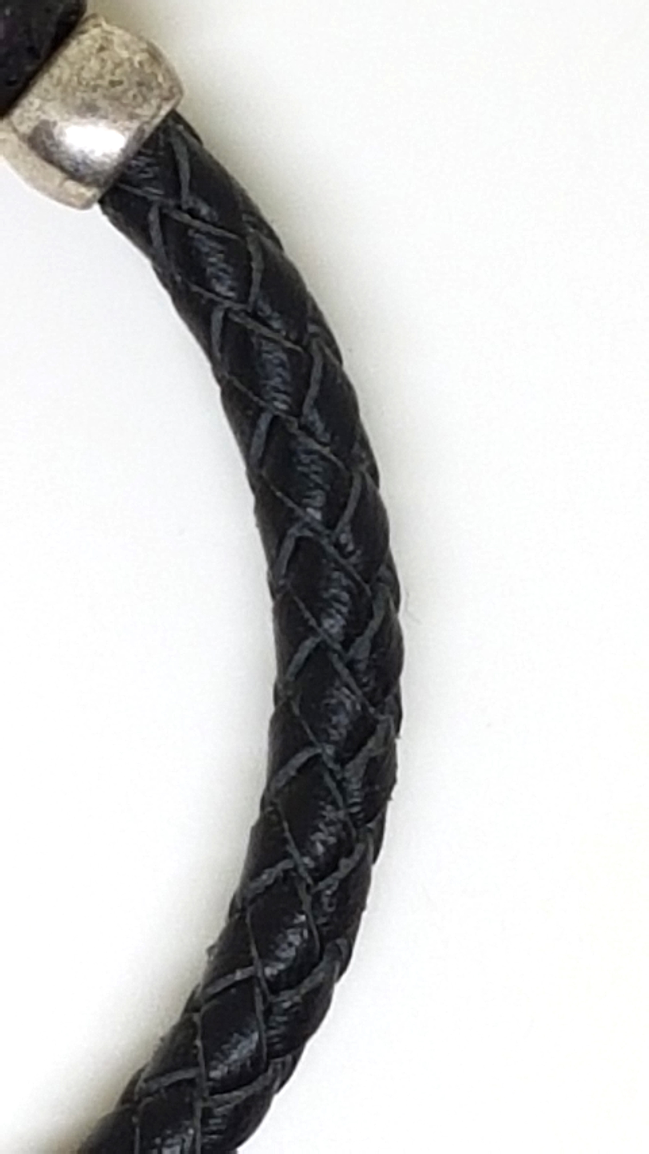 Armband aus echt Leder mit echten Lava Steinen von Lanzarote (Handarbeit)