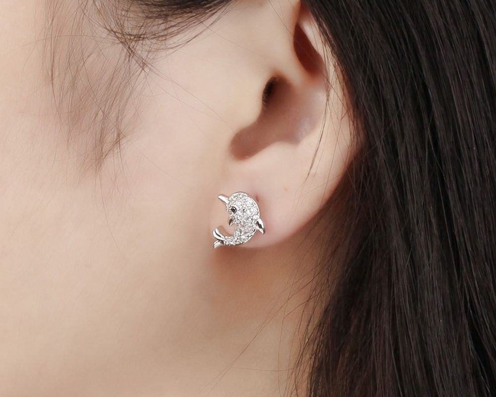 Delfin Ohrstecker mit Zirkonia mit Platin beschichtet